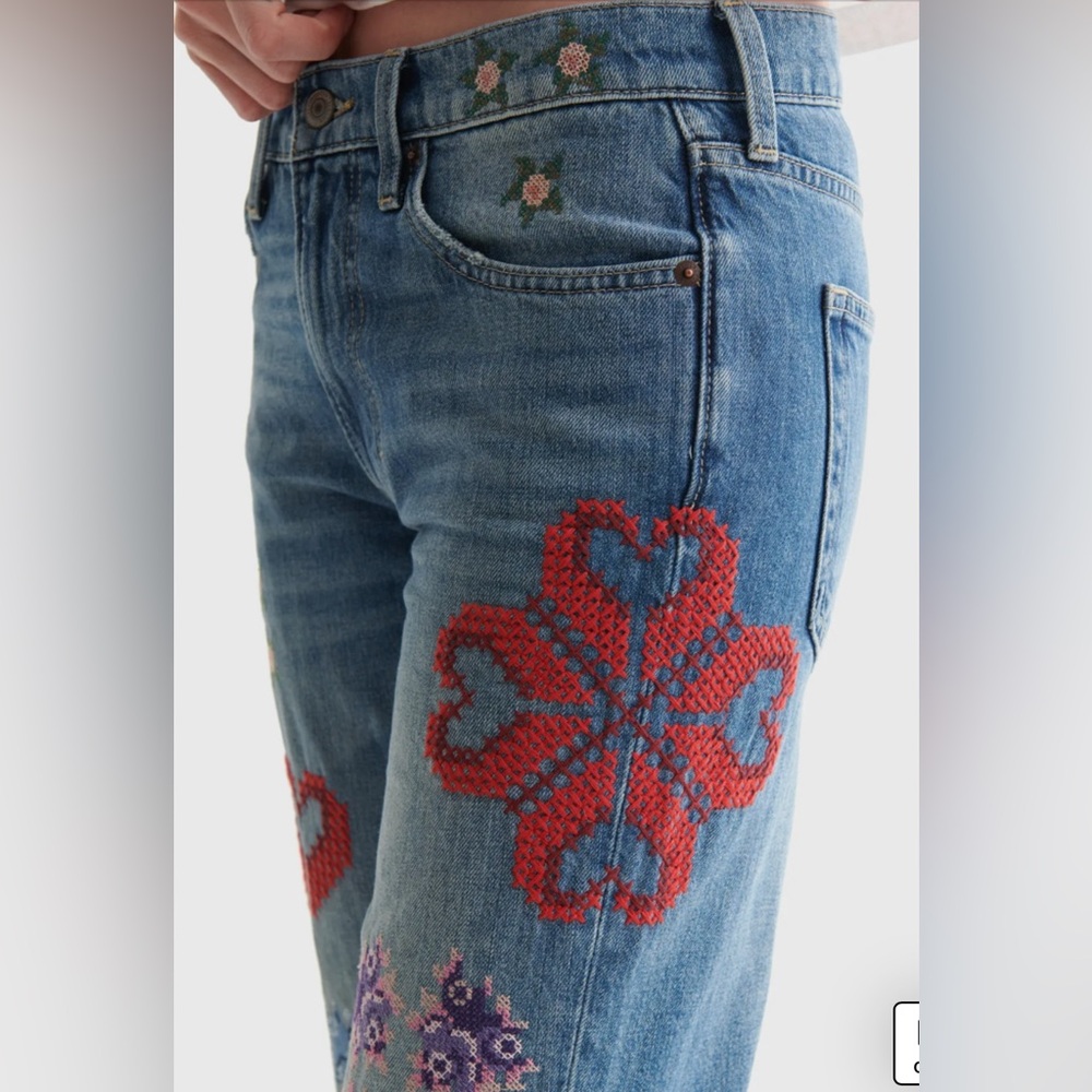 Lucky Brand mid-rise boy jeans with hearts flowers embroidery Valentines 6/28 - Picture 4 of 14